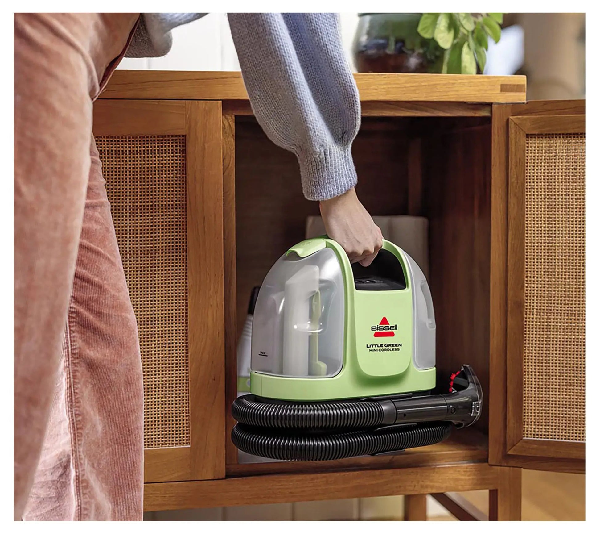 b2a69518-fe04-439c-874b-1a229cd7936e